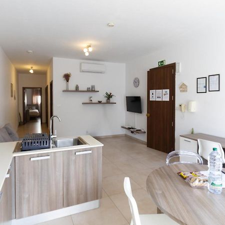 Modern & Central 2 Bedroom & 2 Bathrooms Apartment ムサイダ エクステリア 写真
