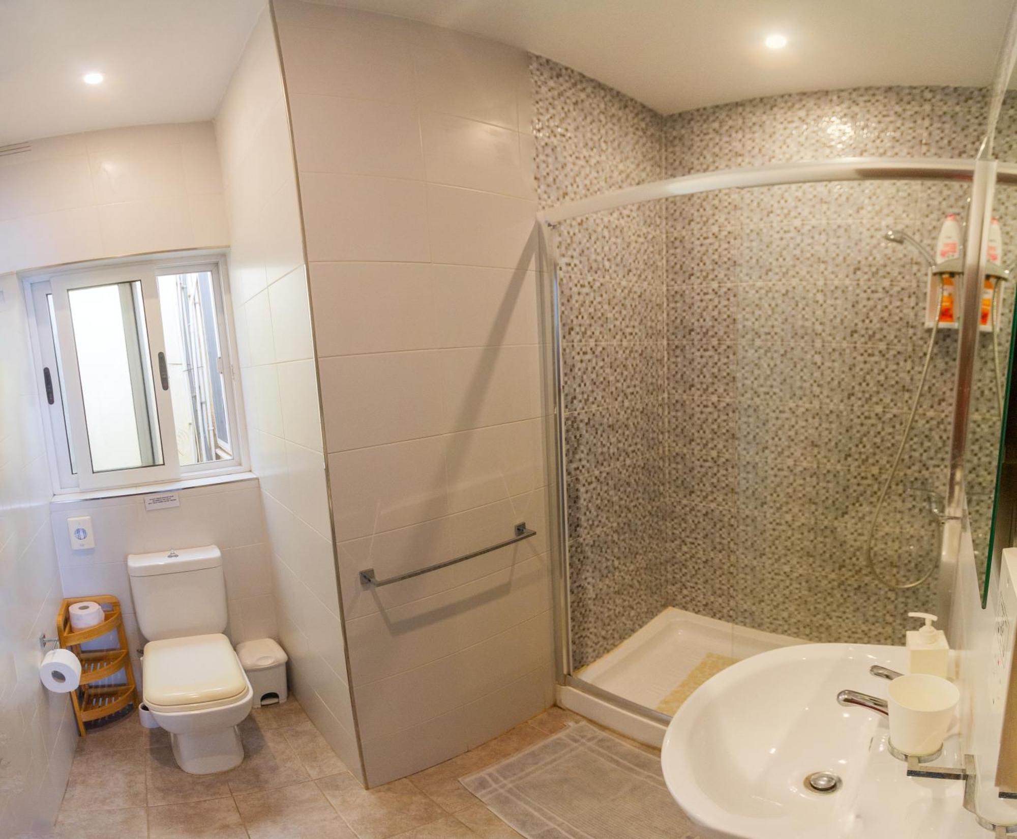 Modern & Central 2 Bedroom & 2 Bathrooms Apartment ムサイダ エクステリア 写真