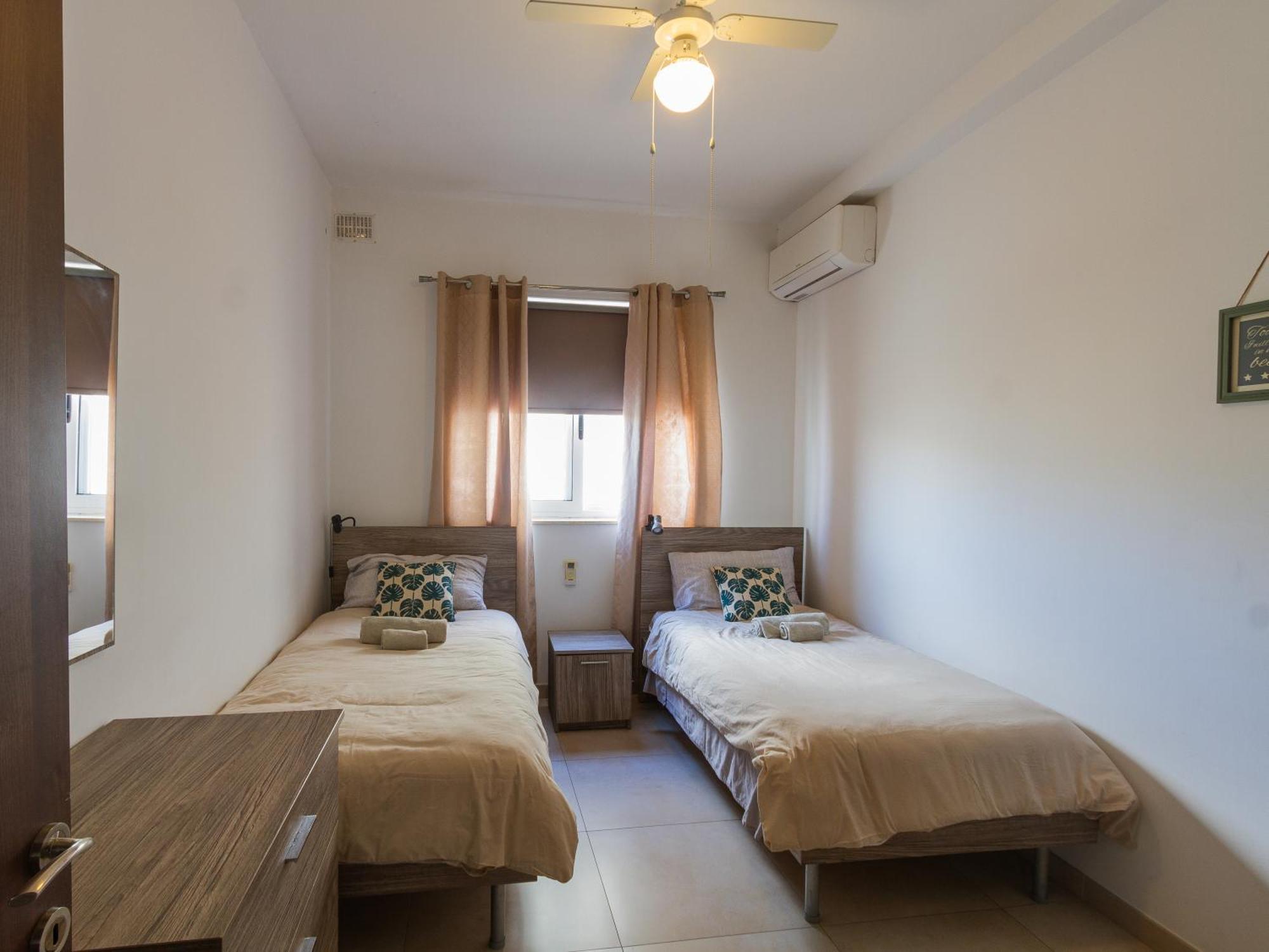 Modern & Central 2 Bedroom & 2 Bathrooms Apartment ムサイダ エクステリア 写真