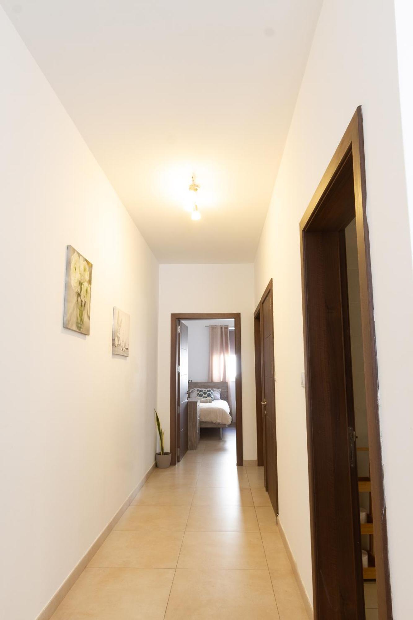 Modern & Central 2 Bedroom & 2 Bathrooms Apartment ムサイダ エクステリア 写真